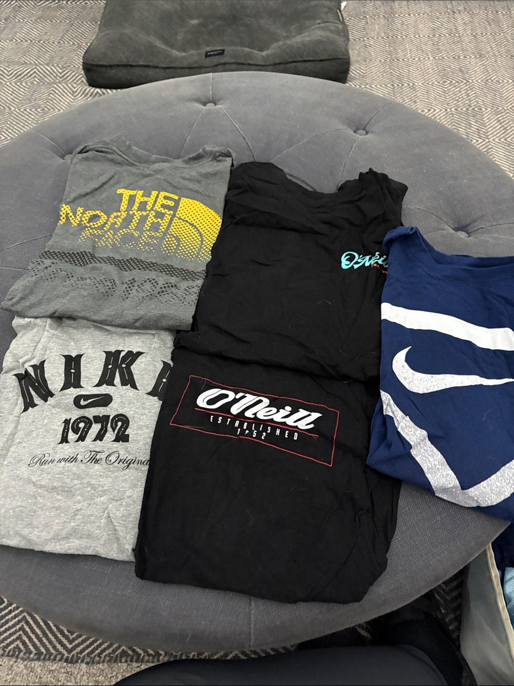 5 t shirt bundle xxl Nike, O’Neil, north face